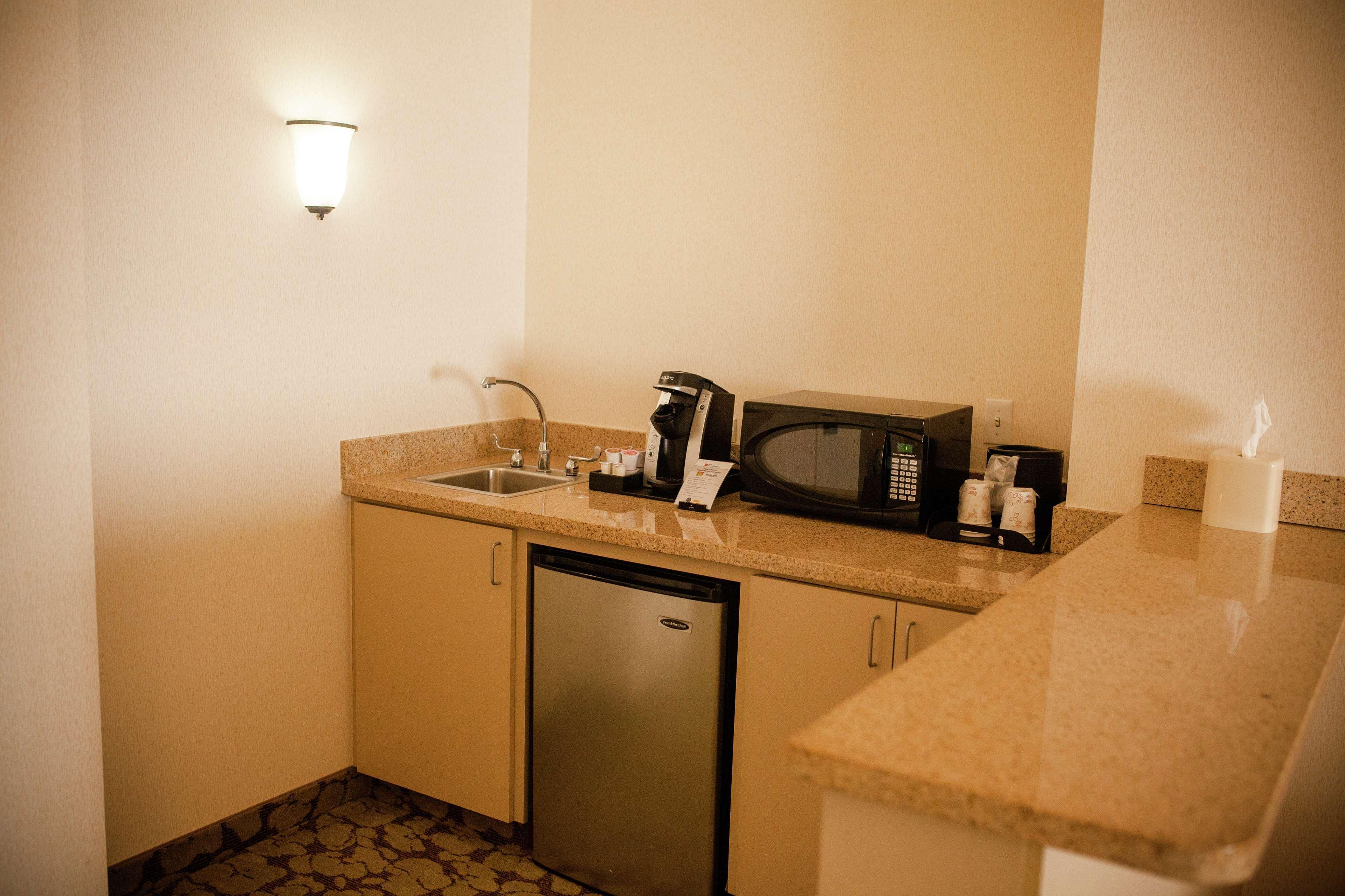 Hilton Garden Inn Реддинг Экстерьер фото