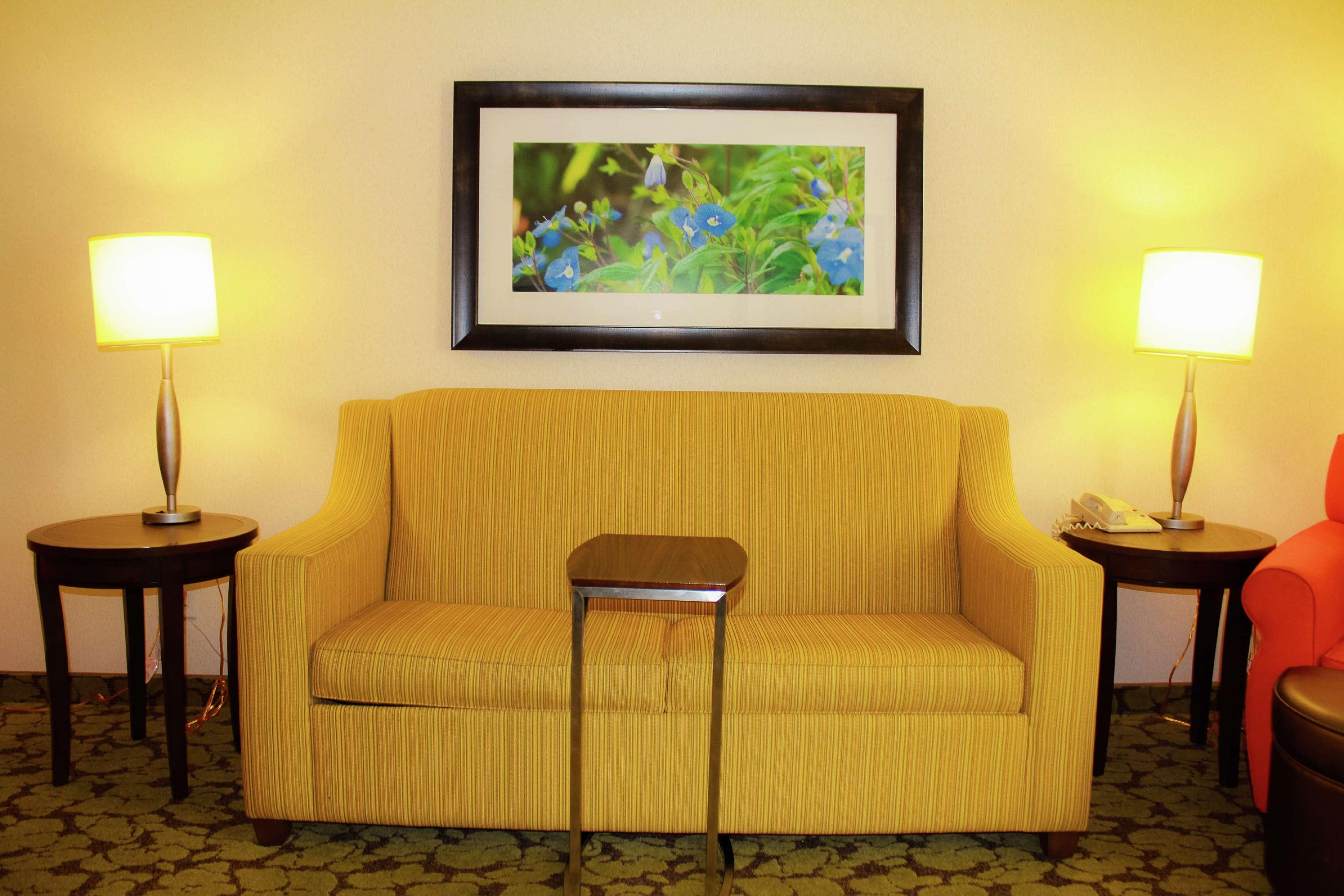 Hilton Garden Inn Реддинг Экстерьер фото