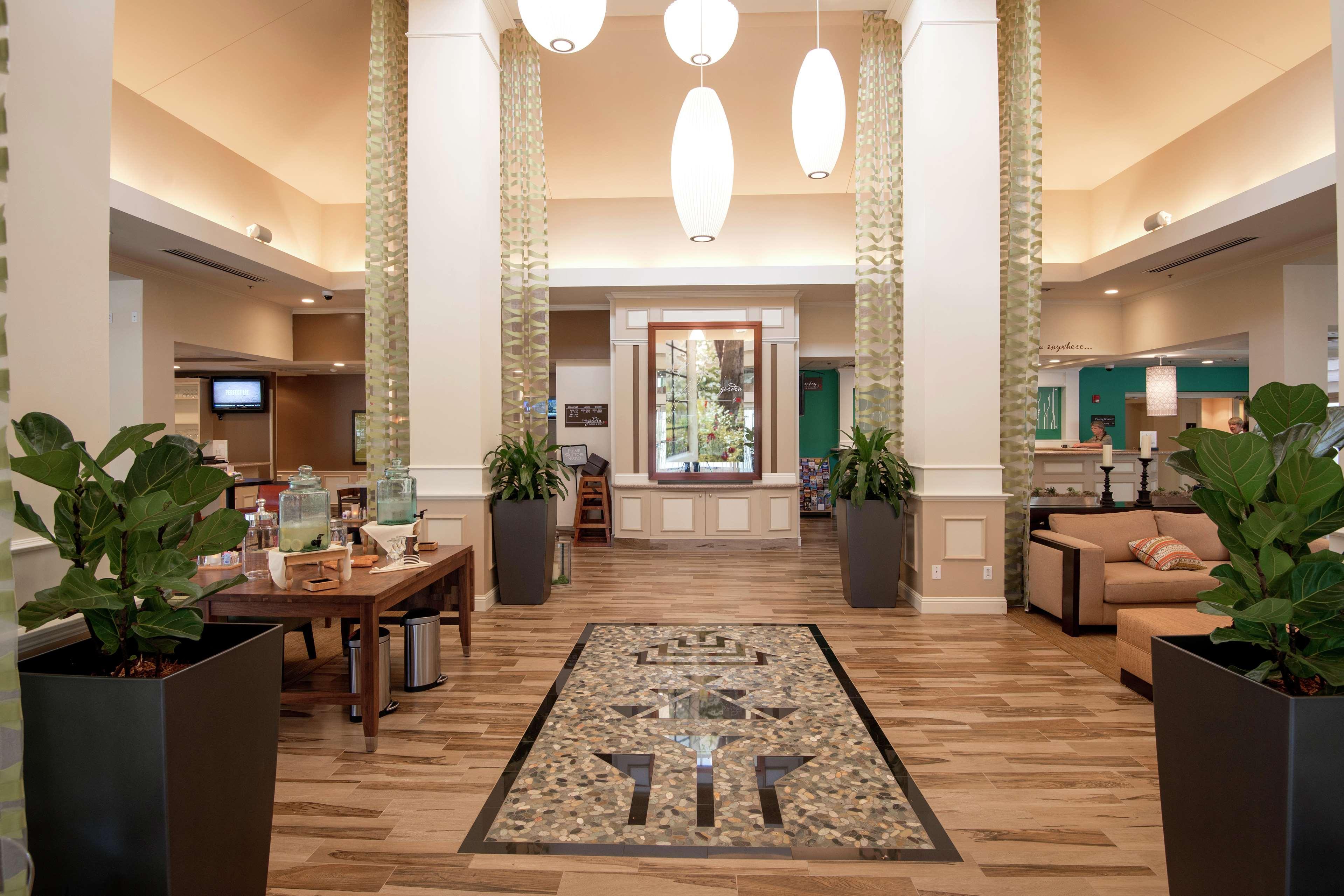 Hilton Garden Inn Реддинг Экстерьер фото